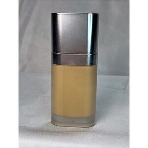 R.E.M Beauty Sweetener Foundation Shade Med 3G NWOB 1 fl Oz